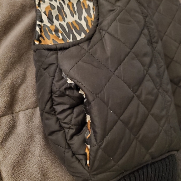 Betsey Johnson Hooded Puffer Vest - Picture 7 of 12